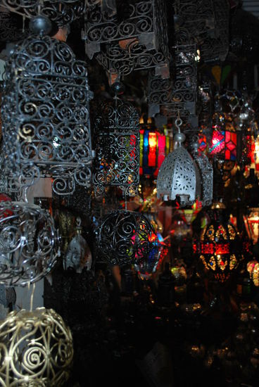 Manche Dinge sind zwar wunderschön, aber zu sperrig oder zerbrechlich für´s Reisegepäck, schade... Man kann sich das Zeug aber auch schicken lassen (oder online in D ordern...)