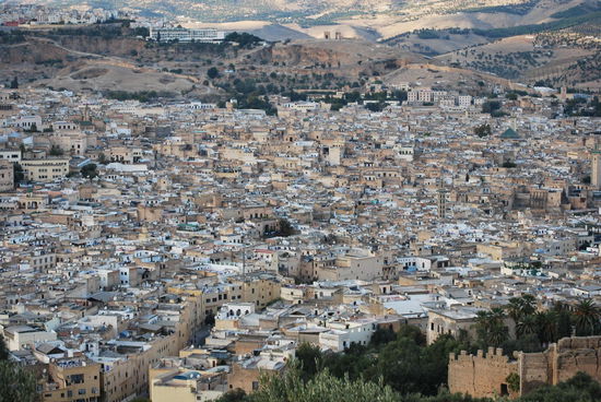 Wir trudeln in Fès ein und verschaffen uns den ultimativen Überblick.