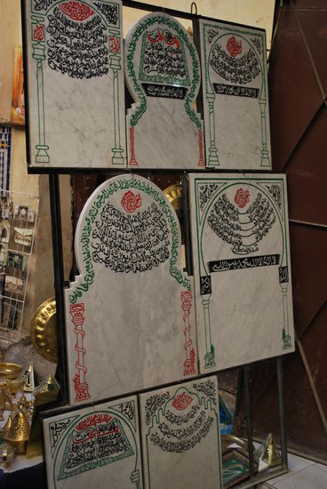 Sollte man beschließen, hier sterben zu wollen: Da sind die Grabsteine !