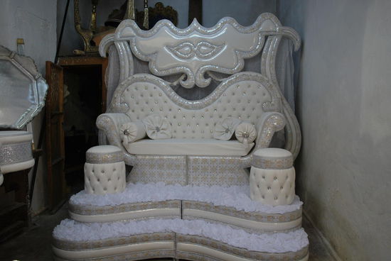 Geheiratet wird hässlicher: Weißes Plastik-Teil zur Miete...