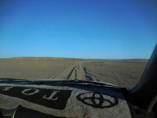 Toyota Landcruiser vom Beifahrersitz aus gesehen - nichts ist unmöglich...