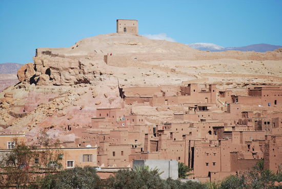 Ziel ist natürlich das Teil on-top, früher wahrscheinlich ein Speicher für Getreide und sonstige Vorräte, womöglich aber auch Schätze