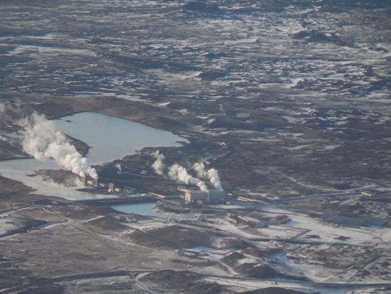 Das dürfte dann wohl die weltberühmte blue lagoon auf Island sein... da will ich auch gleich hin und baden..