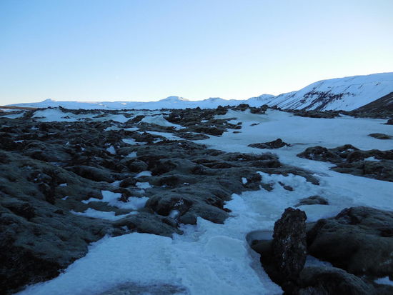 good morning in the morning, die Sonne kriecht so langsam über die Berge...