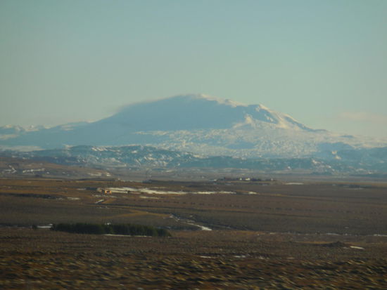 Das ist der Übeltäter von 2010 !!!  Eyafjallaljöküll. der böse, böse Vulkan, der 2010 den kompletten Flugverkehr Europas lahm gelegt hat für 1 ganze Woche.