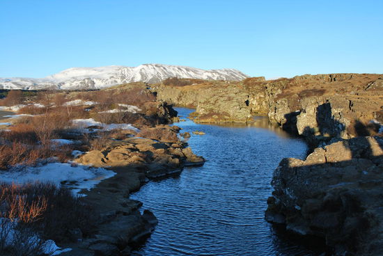 Wer sich fragt, wie schnorcheln hier mitten im Winter gehen soll, dem sei gesagt: In Trockenanzügen, selbstverständlich. Sonst würde man auch erfrieren.