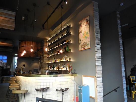 Tagsüber Café, nachts Bar. Schick sind die Locations fast alle.