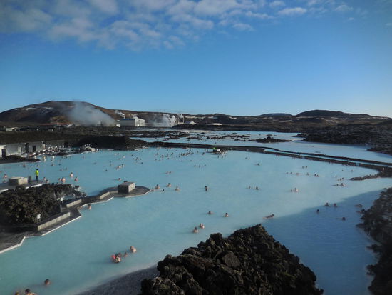 Und es ist so riesig, dass es wohl nie an Überfüllung leiden wird, egal wieviele Busladungen Menschen gerade hier einsteigen.