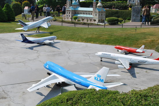 Einen Flughafen gibt es natürlich auch