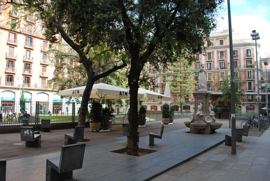 In den Gassen des gotischen Viertels eröffnen sich immer wieder hübsche, kleine Placa´s oder Placoleta´s.