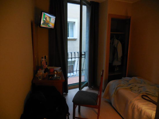 Wer mal ein ordentliches, sauberes, zentrales, bezahlbares Hotel in Barcelona sucht: Hier ist man richtig !