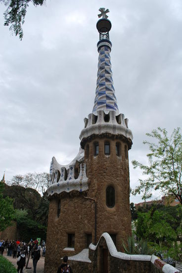 Überall die typischen Gaudi-"Verschwurbelungen"