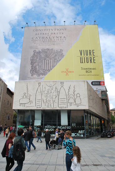 Mega-Souvenirshop für alles: Gaudi, Picasso und Barcelona allgemein