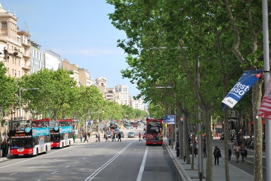 Eine von Barcelonas Prachtstraßen