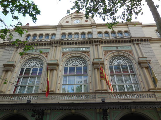 Die berühmte und wunderschöne Oper von Barcelona, direkt an den Ramblas