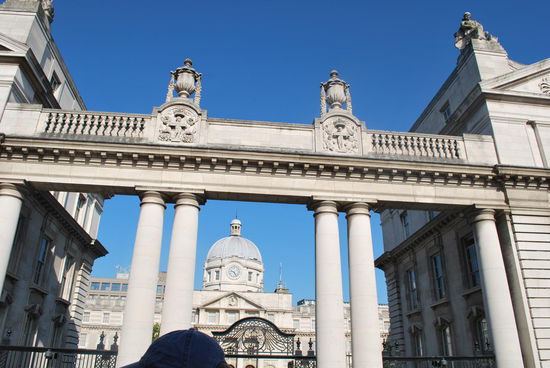 Tja, aus dem Doppeldeckerbus fotografiert, da ist dann auch schon mal ein Stück Baseball-Käppi (leider) mit drauf...