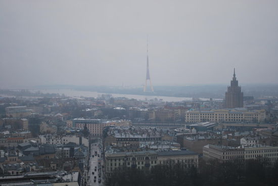 Im Hintergrund der Fernsehturm von Riga - das andere herausragende Gebäude ist die Akademie der Wissenschaften aus der Sowjet-Zeit.