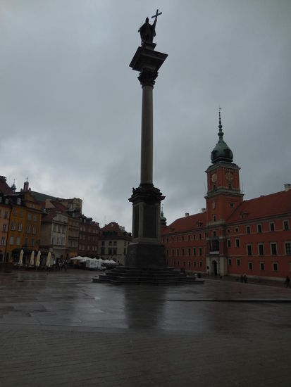 Die Sigismund-Säule vorm Schloss