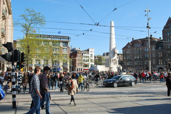 Erster Spaziergang: Damrak