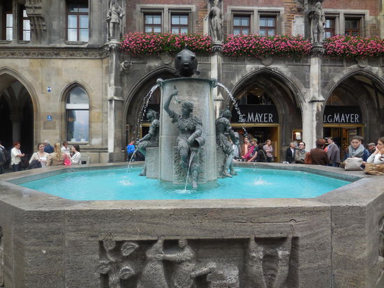 Vom Fischbrunnen hatte ich noch nie gehört oder gelesen, aber ich fand ihn ganz besonders schön