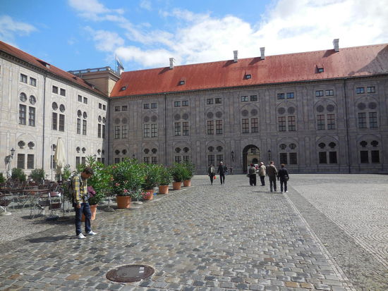 Die Höfe der Residenz sind frei zugänglich und echt schön