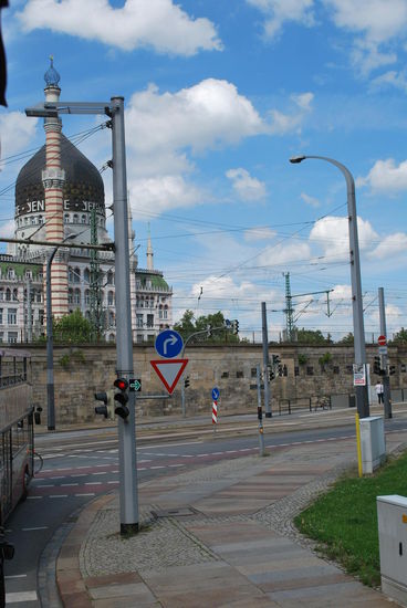 Yenidze - sieht aus, wie eine Moschee, ist aber eine ehemalige Zigarettenfabrik.