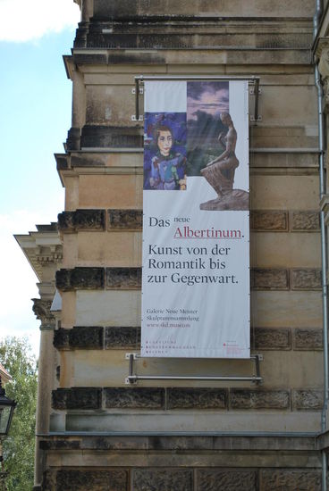 Ins Albertinum gehe ich auch hinein und schaue eine Weile Kunst