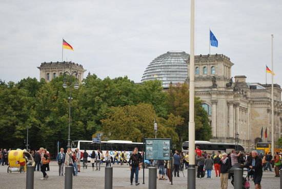 zurück am Reichstag