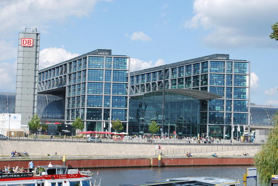 Lehrter Bahnhof - hier endet meine Spreefahrt