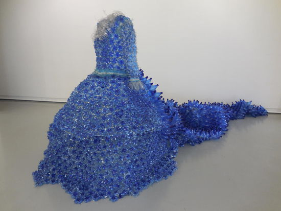 Robe aus Plastikflaschen - das kriegt nicht jeder so toll hin...