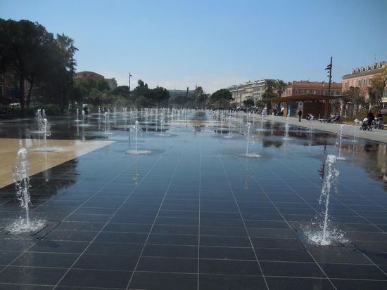 tolle Spuckbrunnen-Anlage nahe Place Masséna