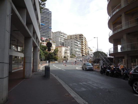 So klein das Fürstentum auch ist - es gliedert sich doch in unterschiedliche Stadtteile. Dieses hier ist "La Condamine"