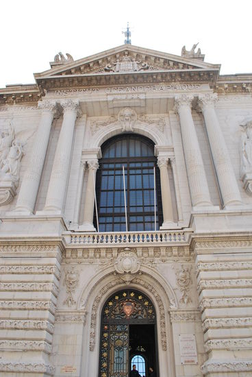 Ein tolles Gebäude und hinein da !