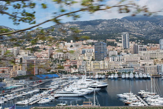 Wieviel hier wohl ein Liegeplatz kostet ?? Unsummen, wahrscheinlich...