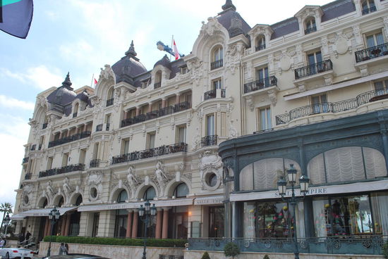 Dies ist das überaus luxuriöse Hotel de Paris