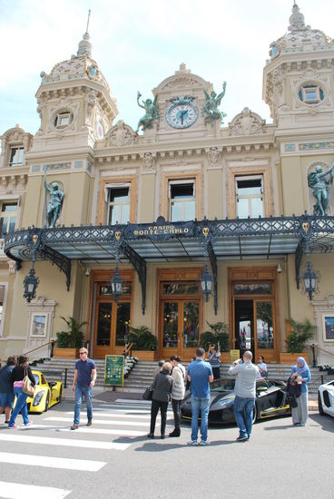 gleich nebenan das Spielcasino...