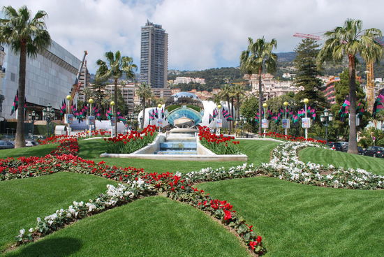 Weiß-rot sind die Farben von Monaco