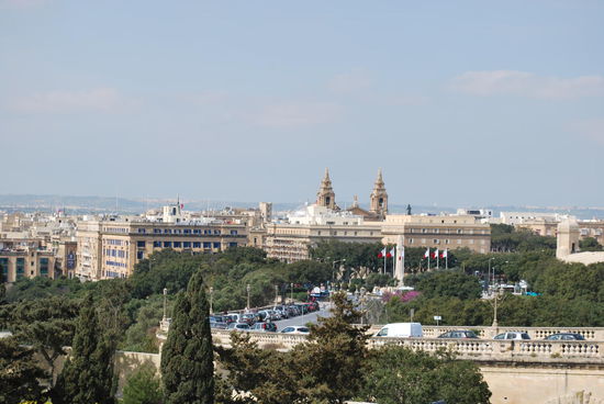 Blick hinüber in die Vorstadt Vallettas Floriana