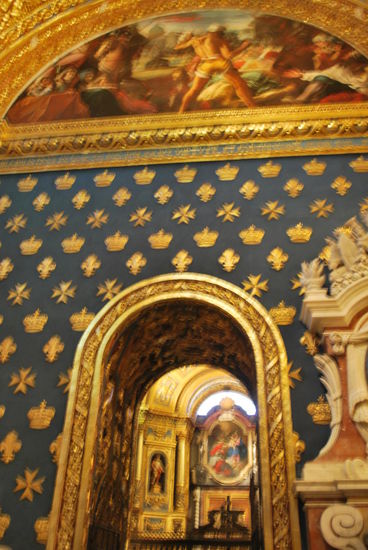 überall Malteserkreuze