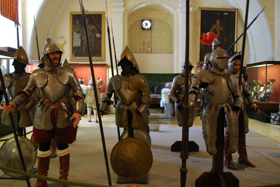 Ritterrüstungen gibt es hier nicht zu knapp - kein Wunder, denn der Malteserorden war ja ein Ritterorden, der lange die Geschicke der Inseln bestimmte