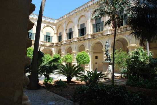Innenhof des Großmeisterpalastes