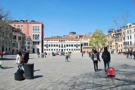 Piazza San Polo - ich erwähne den Namen der Piazza nur, weil hier in der Gegend Familie Brunetti "lebt".