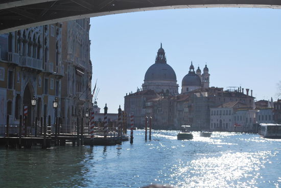 Die Lagune glitzert im Morgenlicht