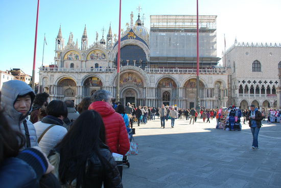Nächster Step: Basilika San Marco. Jetzt aber echt, unbedingt und koste-es-was-es-wolle....