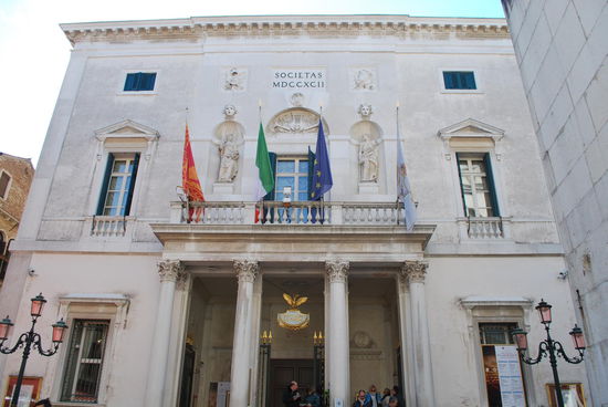 auch schonmal Krimischauplatz bei Commissario Brunetti