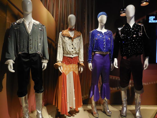 immer wieder Original-Kostüme aus den 70ern