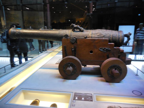 die Kanonen sind aus Bronze