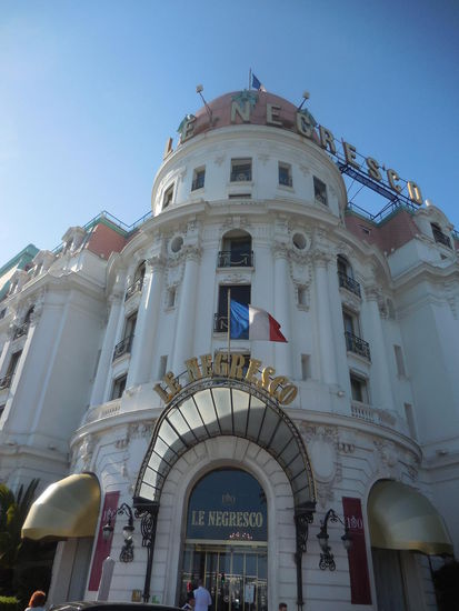 Das berühmte Hotel Negresco, bekannt aus dem Film "Über den Dächern von Nizza" mit Grace Kelly und Cary Grant. Bei den Dreharbeiten lernte Grace Kelly ihren späteren Ehemann Fürst Rainier von Monaco kennen