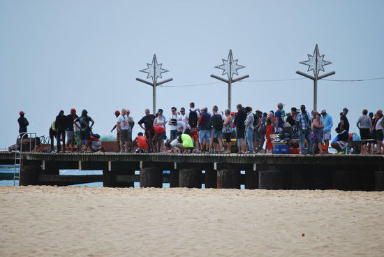 noch einmal Pontao - ein Tummelpunkt für Touristen, Souvenirverkäufer, Schlepper und natürlich - Fischer