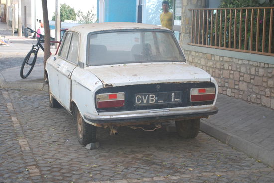 cooles Auto - ich wüsste gern, was das für ein Modell ist ? Weiß es jemand ???